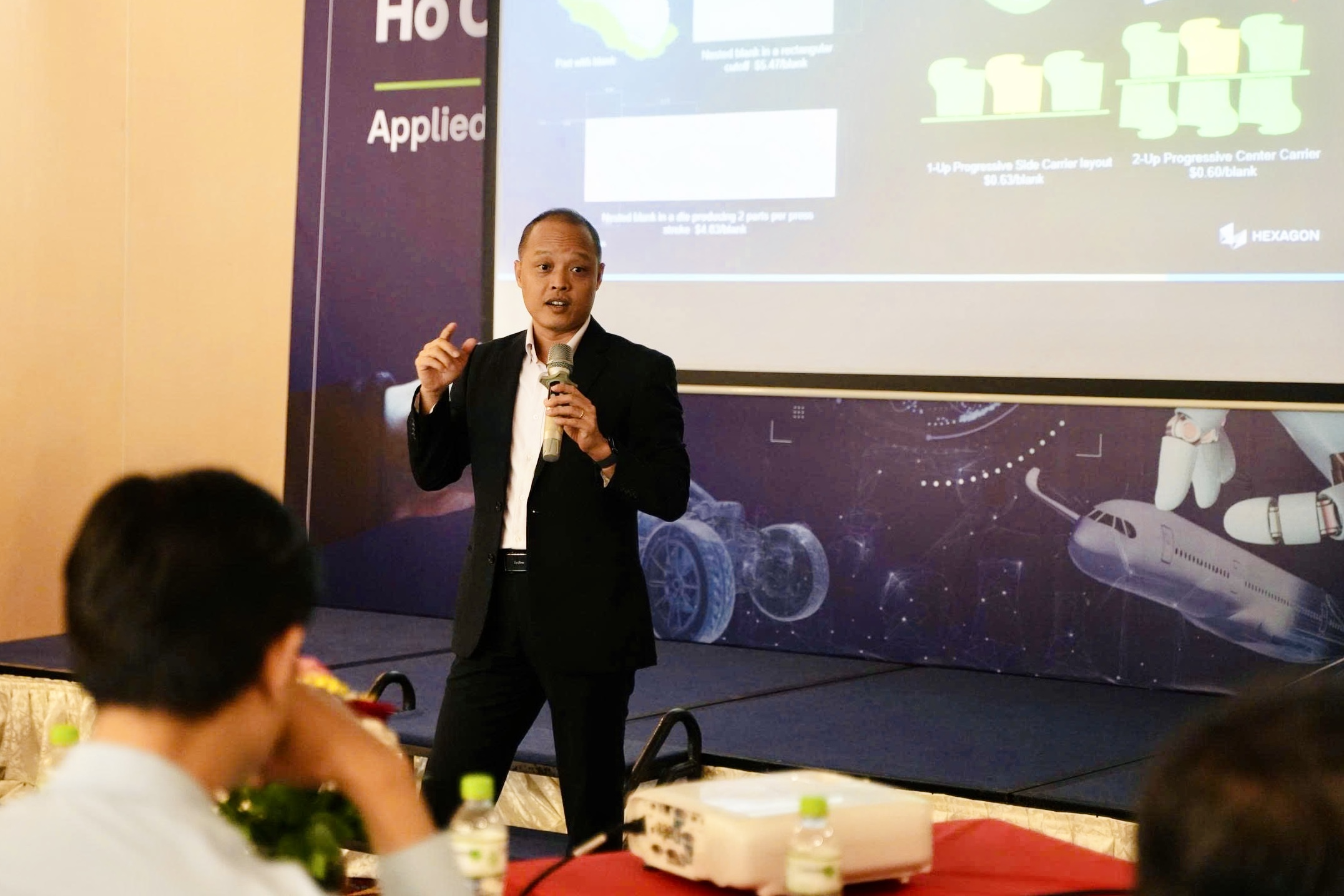 Khách tham dự hội nghị